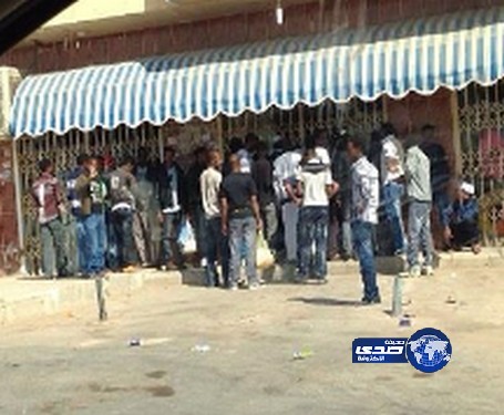 مخالفون يهربون من مراكز الإيواء بـ &#8220;الحزم&#8221; اعتراضاً على ضيقها (صور)