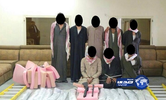 الكويت تعتقل 8 متسللين عراقيين بحوزتهم قطعاً من السلاح