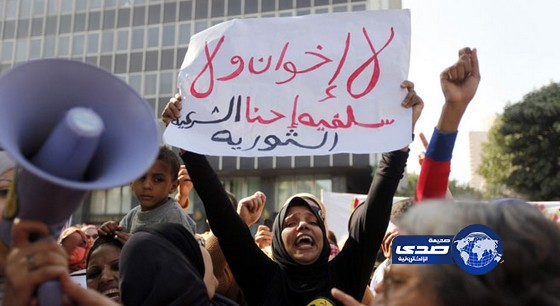 إصابات في القاهرة خلال اشتباكات بين انصار مرسي ومعارضيه