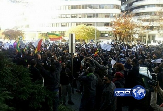 أثيوبيون يحتجون أمام السفارة السعودية بالسويد