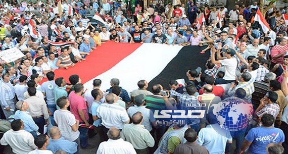 اشتباكات متقطعة بين مؤيدين للسيسي ومعارضين له في وسط القاهرة