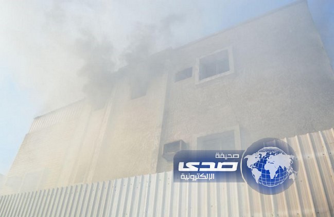 مدني جدة يخلي بناية من 3 طوابق بسبب حريق