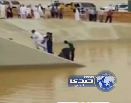 بالفيديو: مواطن سبح في سد محافظة الدرعية وكاد أن يكون آخر يوم في حياته