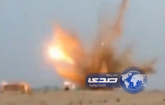 بالفيديو .. لحظة انفجار لغم بالقرب من احد مخيمات الكويتية بعدما كشفته السيول!