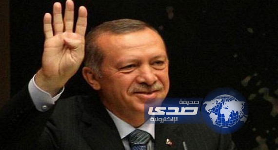 أردوغان يرد على طرد مصر سفيره بـ”شعار رابعة”