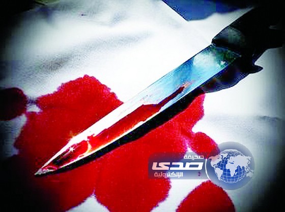 روسي يطعن رجل وابنه بعد تجاوز الطابور!