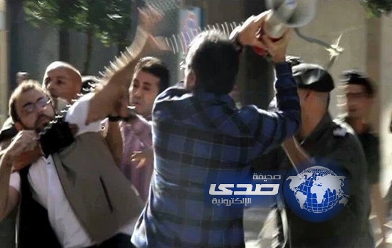 بالفيديو:فريق تلفزيوني لبناني يتعرض للضرب من أمن الجمارك