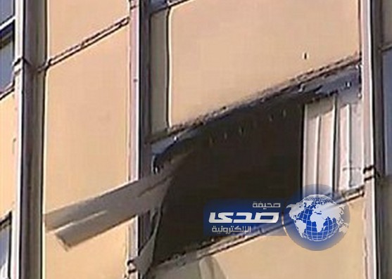 فلسطيني يلقي بزوجته من النافذة !