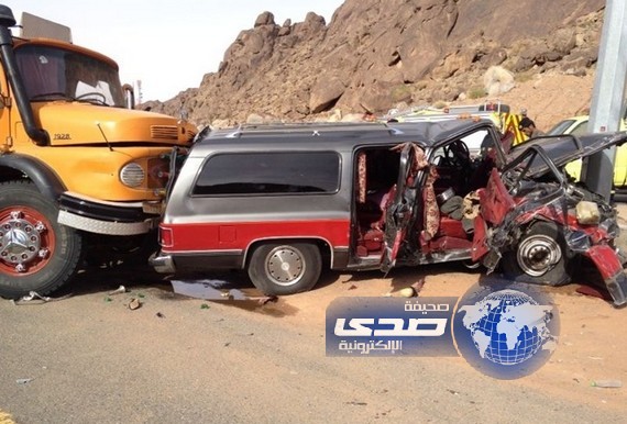وفاة معلمة حامل وسائق وإصابة خمس أخريات في حادث بحائل