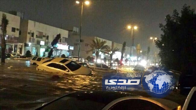 ( #الرياض_تغرق ) من المسؤول ..؟!