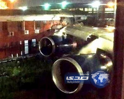 إصابة 4 موظفين نتيجة اصطدام طائرة بمطار جوهانسبرج