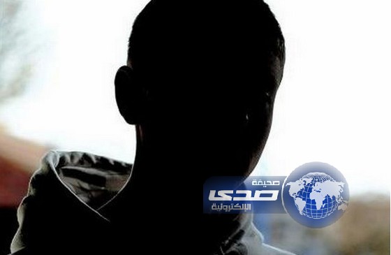 مراهق لا يعرف اسمه وعمره وجنسيته