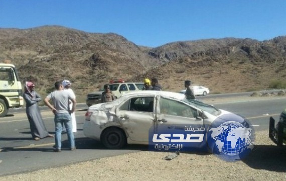أصابة اربعة أشخاص في حادث مروري بعقبة شمرخ