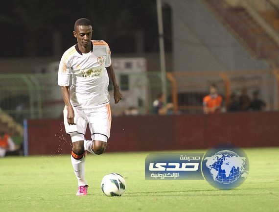 الشباب ينفي وجود عرض لبيع حسن معاذ