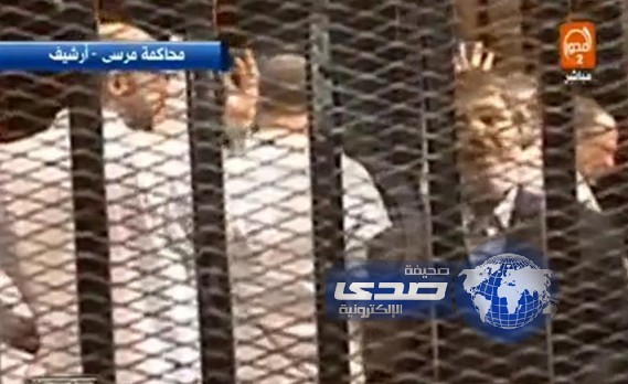 بالفيديو.. زوجة مرسي ترفض لقب «الرئيس المعزول»وتغلق الهاتف بوجه المذيعة