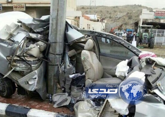 انشطار مركبته مواطن في حادث ببلجرشي لنصفين بعد اصطدامة بعمود انارة