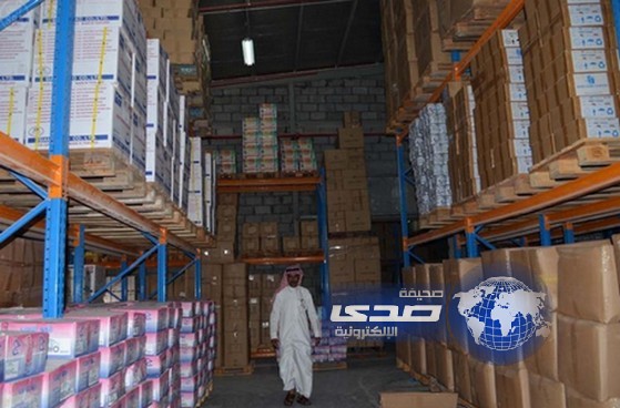 وزارة التجارة تغلق مستودعين في الدمام وتصادر 180 ألف مادة تجميلية مقلدة