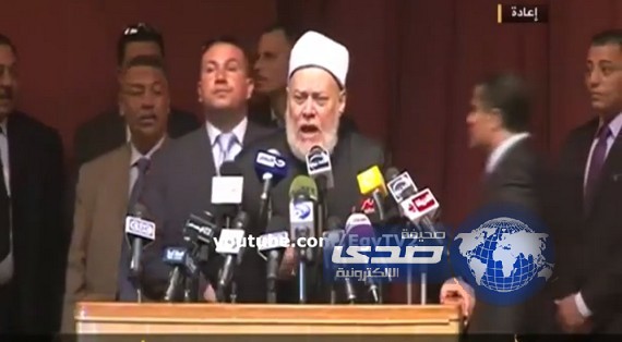 بالفيديو.. علي جمعة: نعم يعني yes .. والنشطاء يسخرون