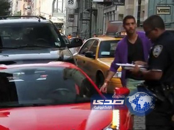 يضرب موظفا بمطرقة أصدر له مخالفة وقوف