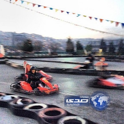 أحلام تبكي بعد خسارتها في سباق السيارات بتركيا.. وتنشر صوراً قريبة لبناتها