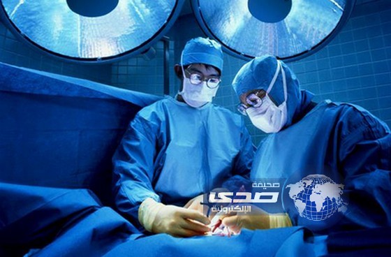 ايقاف جراح كتب اسمه داخل مريض