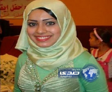 بالفيديو:  سيدة عراقية تقبّل رأس قاتل ابنتها الإعلامية بعد الإطاحة به