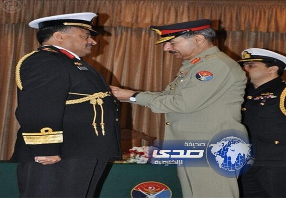 الرئيس الباكستاني يمنح الملحق العسكري السعودي أعلى وسام عسكري