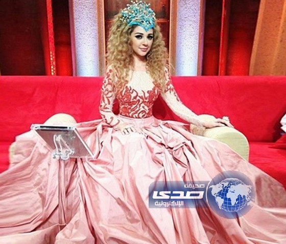 بالصور: ميريام فارس «حورية» في إطلالة تضج بالأنوثة