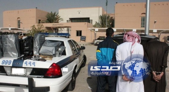 ضبط 3 لصوص يسرقون المحلات في الرياض بسلاح مزيّف