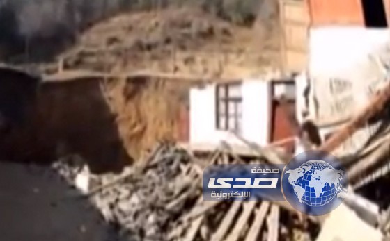 بالفيديو: فجوة أرضية تبتلع 12 بناية في الصين وتزداد اتساعاً