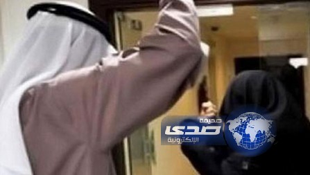 يشبع والدته ضرباً من أجل سيارة