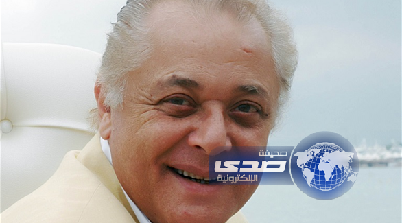 محمود عبدالعزيز يطلب بناء غرفة نوم له في الاستوديو