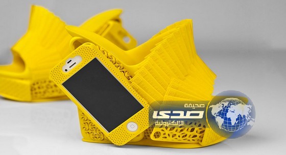 تصميم حذاء نسائي على شكل غطاء الآيفون بطابعة ثلاثية الأبعاد