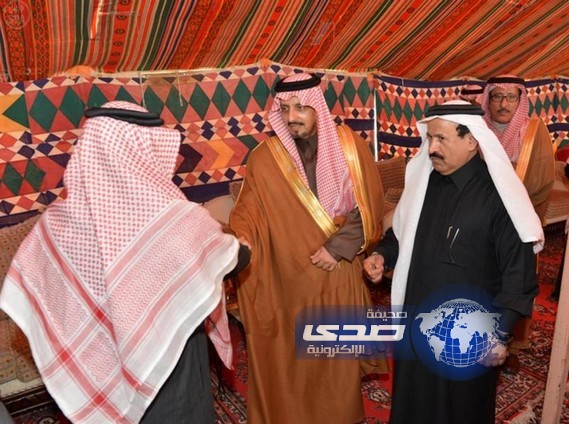 أمير عسير يعزي أسرة آل عواض