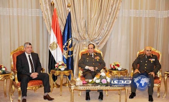 الفريق السيسي: سنتصدى بكل حزم لأي تهديد للمصريين بـ25 يناير