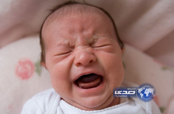 سوري أزعجه بكاء طفله فقتله خنقاً