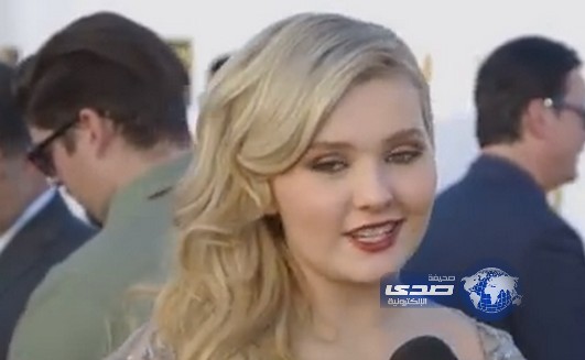 بالفيديو.. الفتاة التي هزت عرش الـفيس بوك