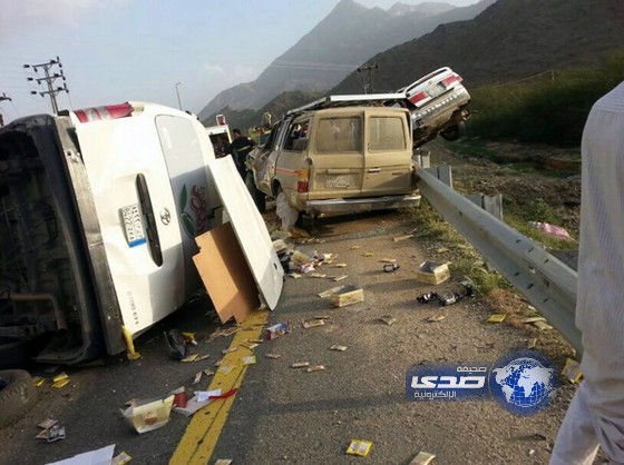 بالصور:5 وفيات وإصابة خطيرة في حادث بـ سمعة قلوة