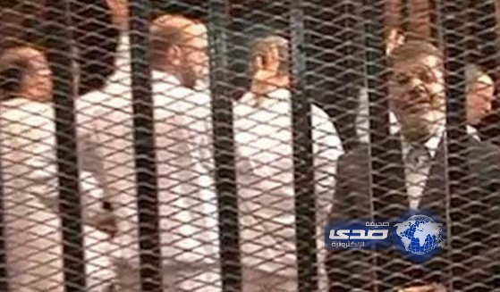 بدء محاكمة مرسي وقيادات الإخوان المتهمين بقضية السجون
