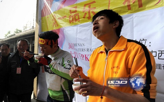 «ملك الشهية» يلتهم  24 صحناً من المعكرونة ويطلب المزيد !