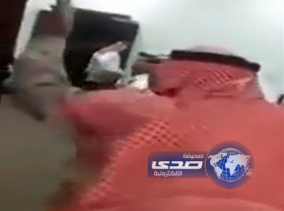 بالفيديو: غضب مراجعين بعد ان رفض رئيس بلدية غرب الطائف مقابلتهم