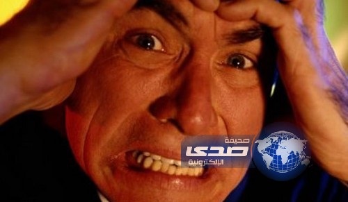 تجرّد من ملابسه في مطار الكويت بعد منعه من السفر