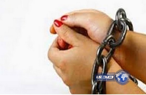 فتاة تعتدي جنسياً على طفلة وتتسبب في تمزق جهازها التناسلي