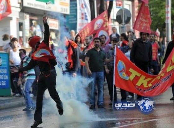 الشرطة التركية تفرّق المحتجين على استخدام الانترنت بالقوة