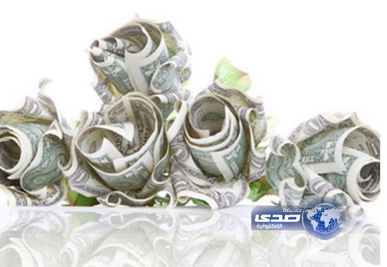 33 ألف دولار على شكل باقة ورد قدمها شاب لصديقته بعيد الحب