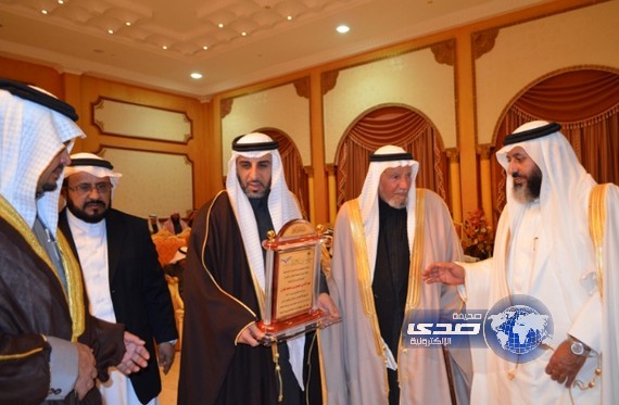 عريدان يشهد تكريم بن عقران بعد 34 عاماً من العطاء