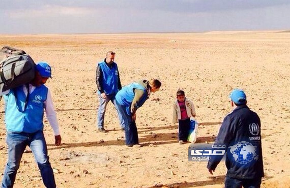 صورة لطفل سوري وجدته الامم المتحدة يقطع الصحراء للأمم المتحدة وحيدا