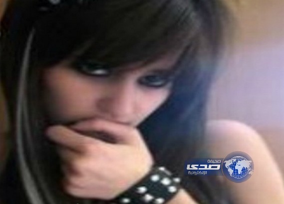 القبض على شابان ناعمان بملابس سهرة نسائية