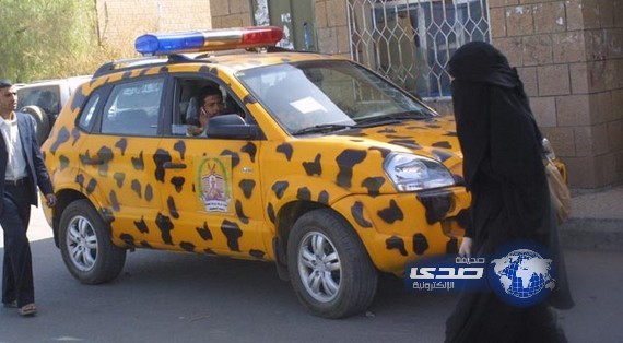 يمني يستقطب فتيات للدعارة متنكرا بملابس نسائية