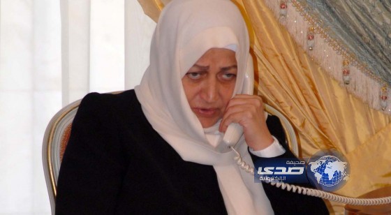 بهية الحريري تقاضي مذيعاً وفضائية لبنانية بسبب إظهارها بـ مايوه